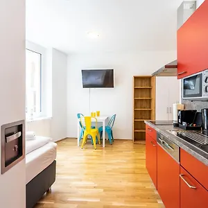 Feelgood Smartliving | Contactless Check-in Apartahotel