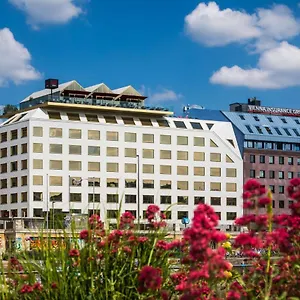 4* Szálloda Radisson Red Hotel,